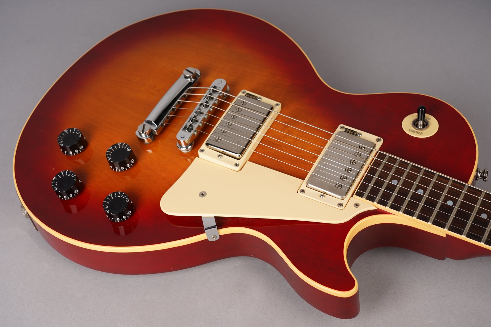 Gibson Custom Shop Edition Les Paul Studio Standard – 1983 – Cherry Sunburst