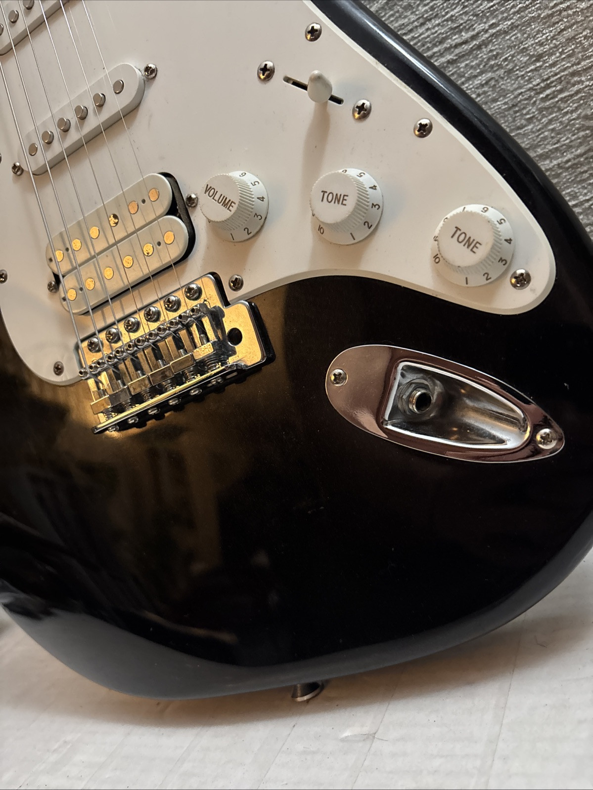 Fender Starcaster Black Electric Guitar S/N IC040706815 Indonesia WORKS EUC