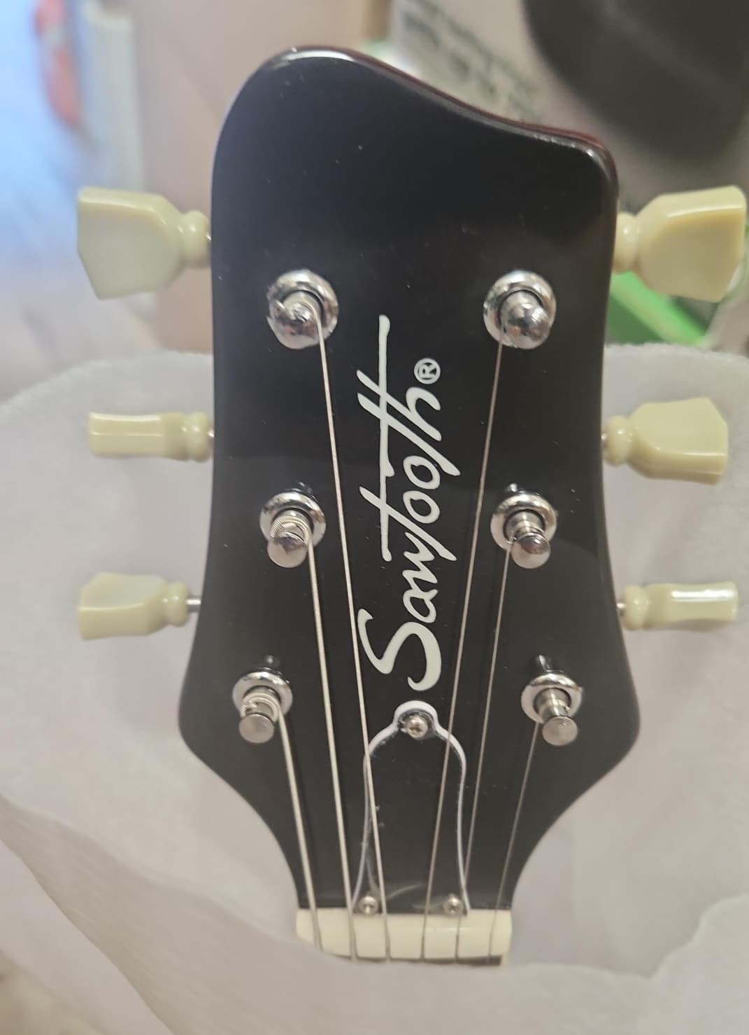 Sawtooth Heritage Series Maple Top Electric Guitar Tobacco Burst Open box