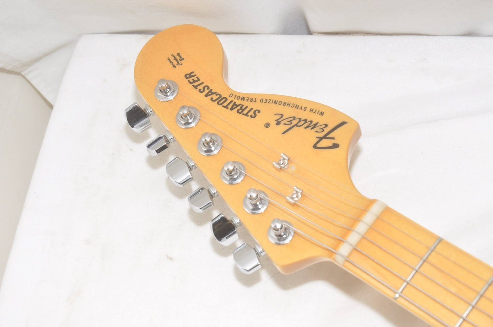Fender Japan ST-68 Large Head Stratocaster Electric Guitar Ref No 7677