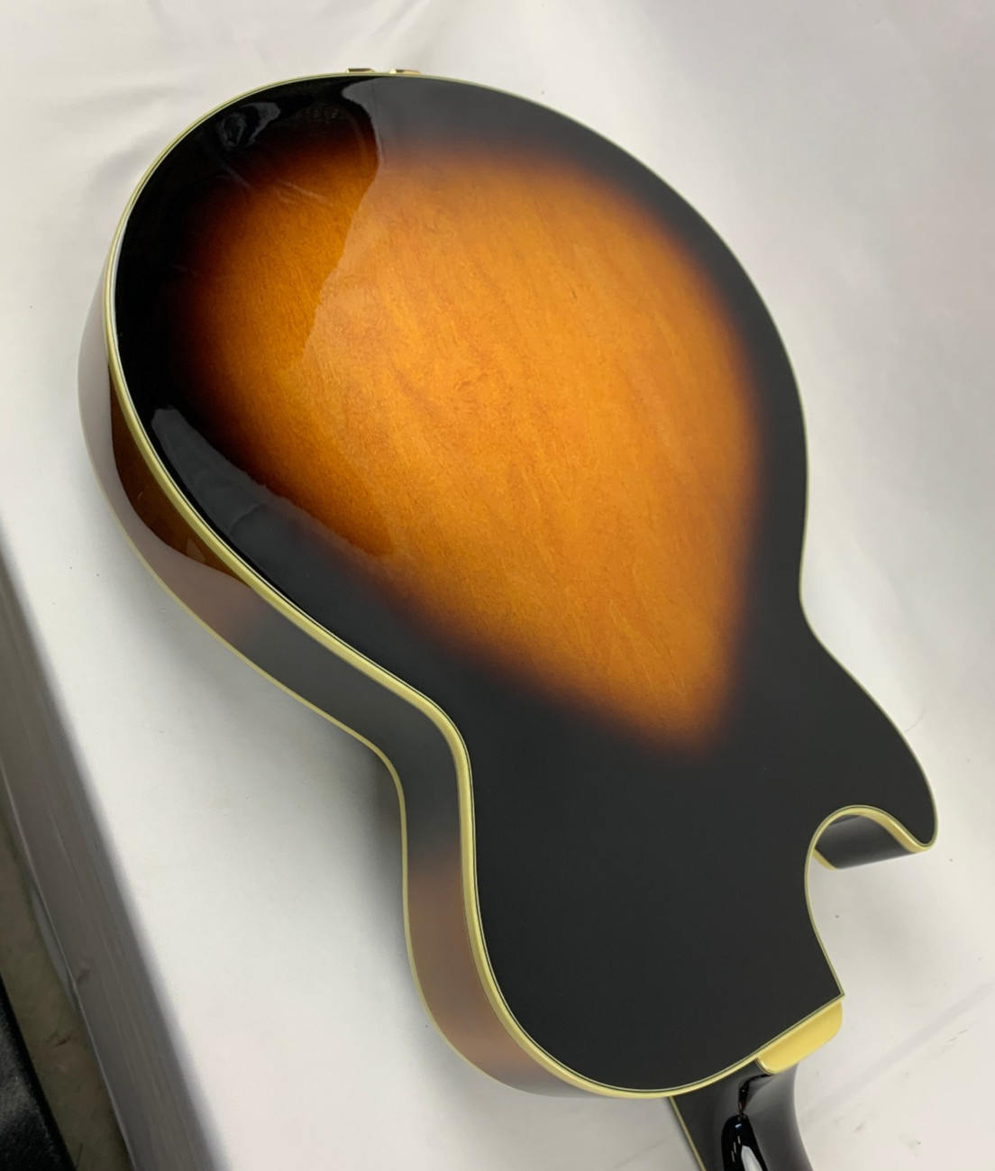 Ibanez George Benson GB10 Signature Hollowbody Brown Sunburst + Case BS GB10BS