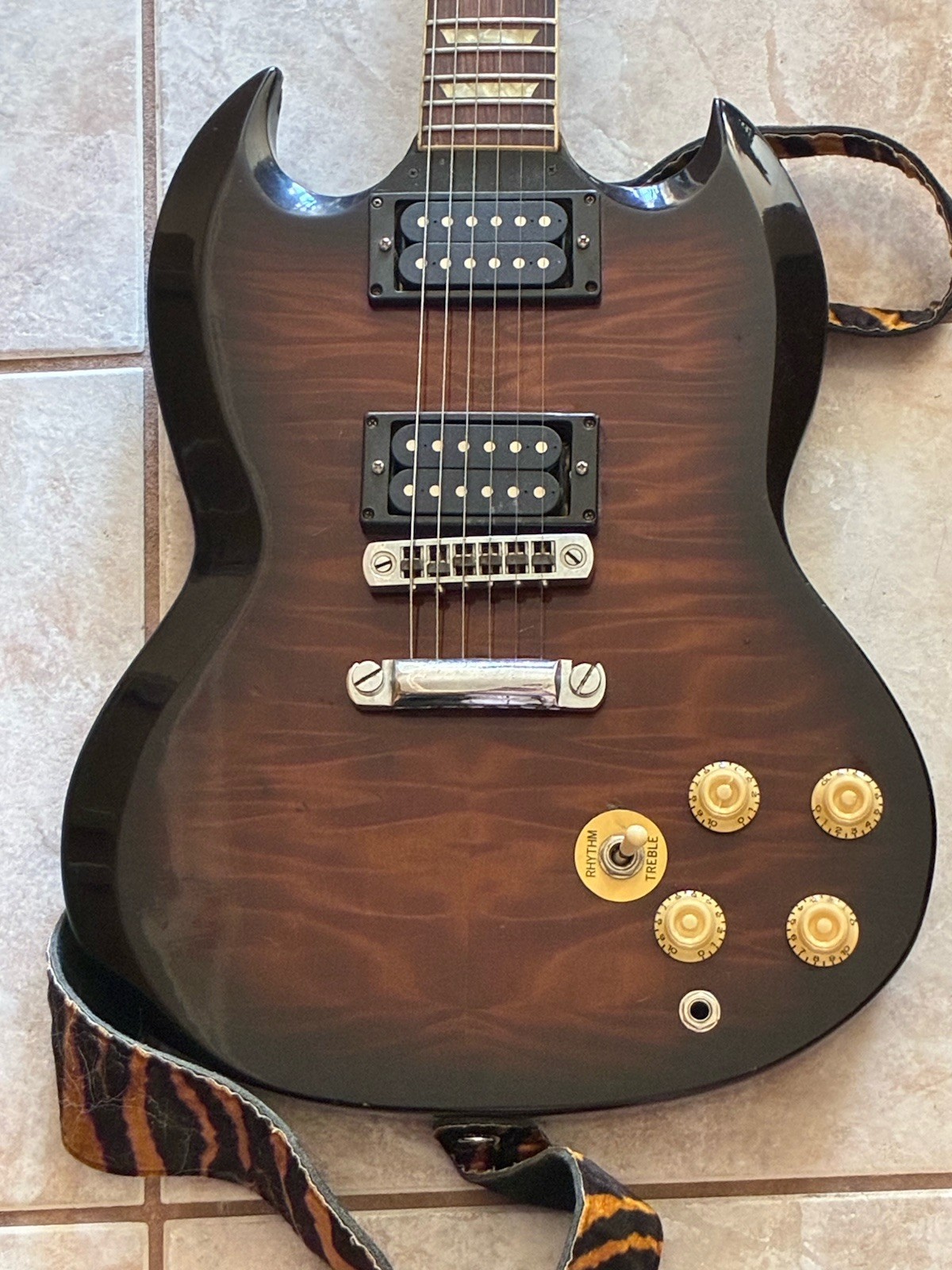 Hondo 2002 Deluxe 735 Mark II Electric Guitar