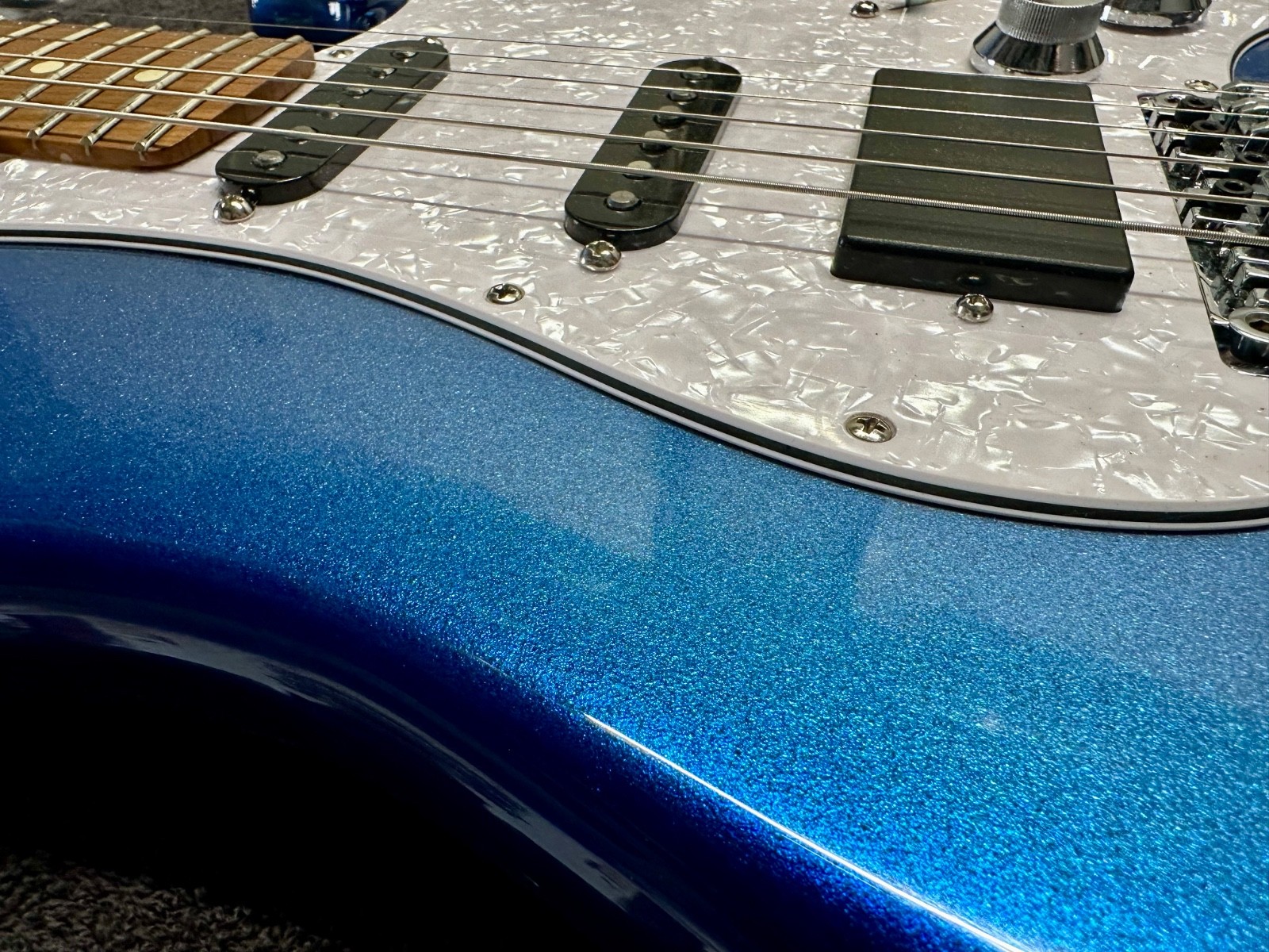 Fender Player Stratocaster Floyd Rose HSS Custom Pear Flake Super Strat finish