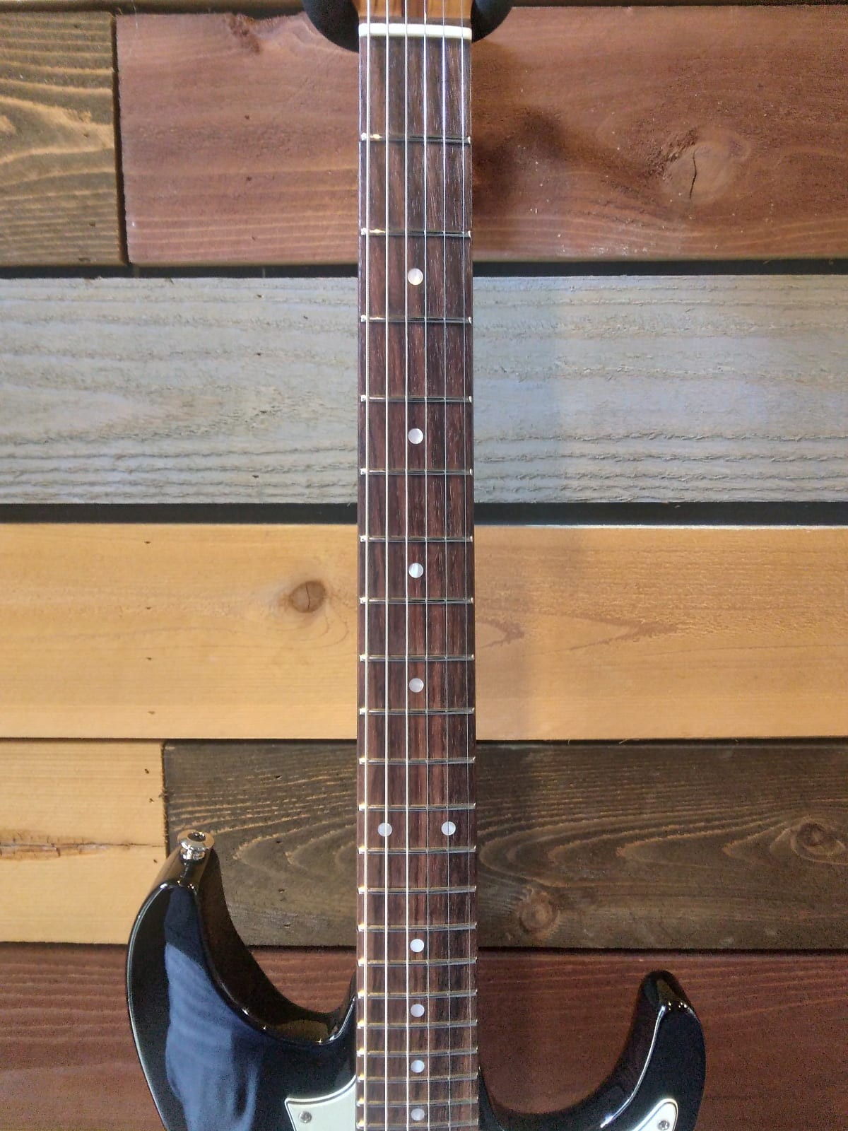 Ibanez – AZ2203N | AZ Prestige Series Electric Guitar / Black Gloss