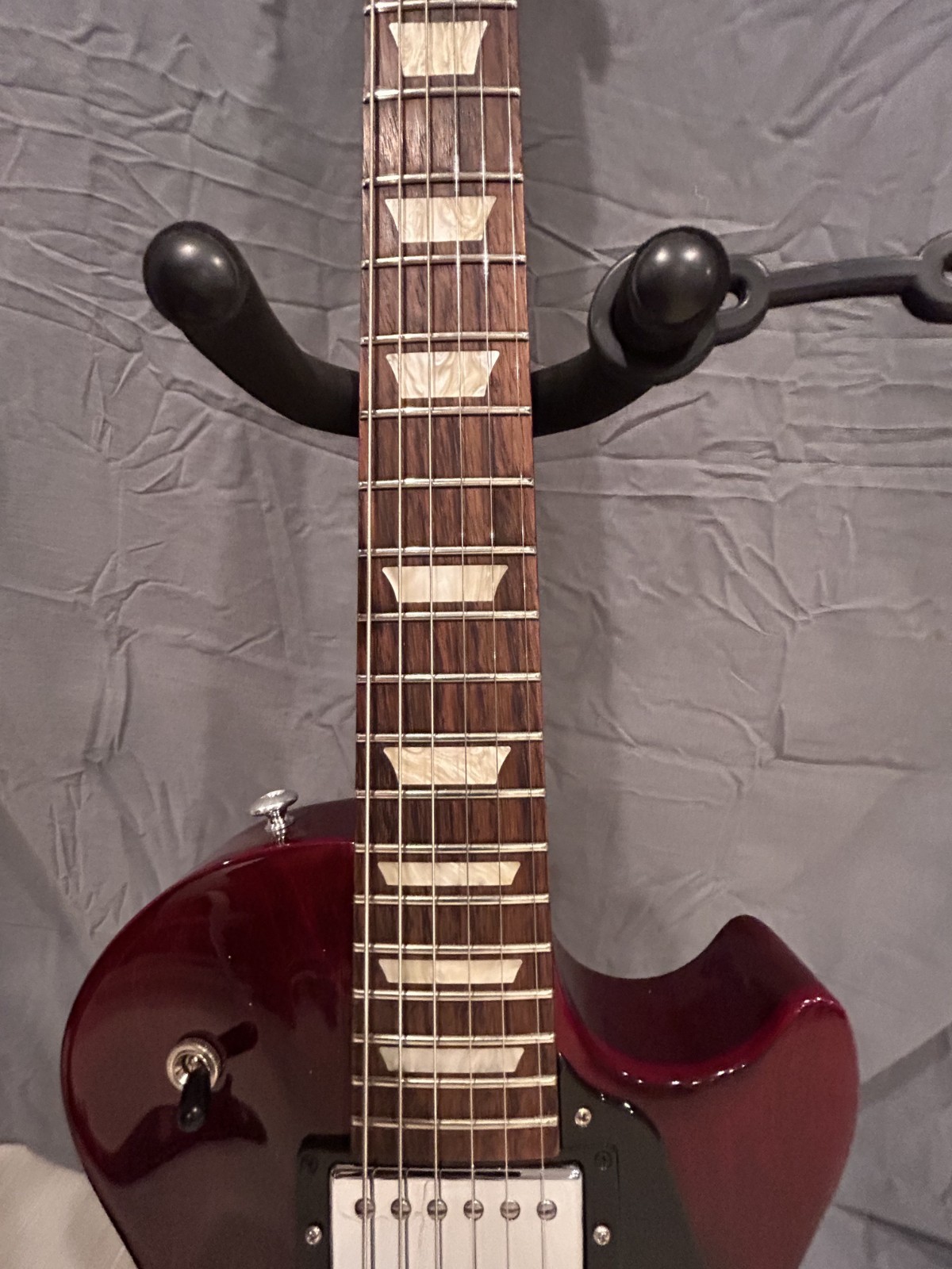 Gibson Les Paul Studio Electric Guitar 2019 – Wine Red