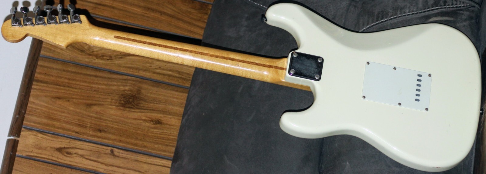 RArE 1985 E-Series Squier ST-357 50s Srtyle Stratocaster W/NonOHSC(NEW) Fuji-Gen