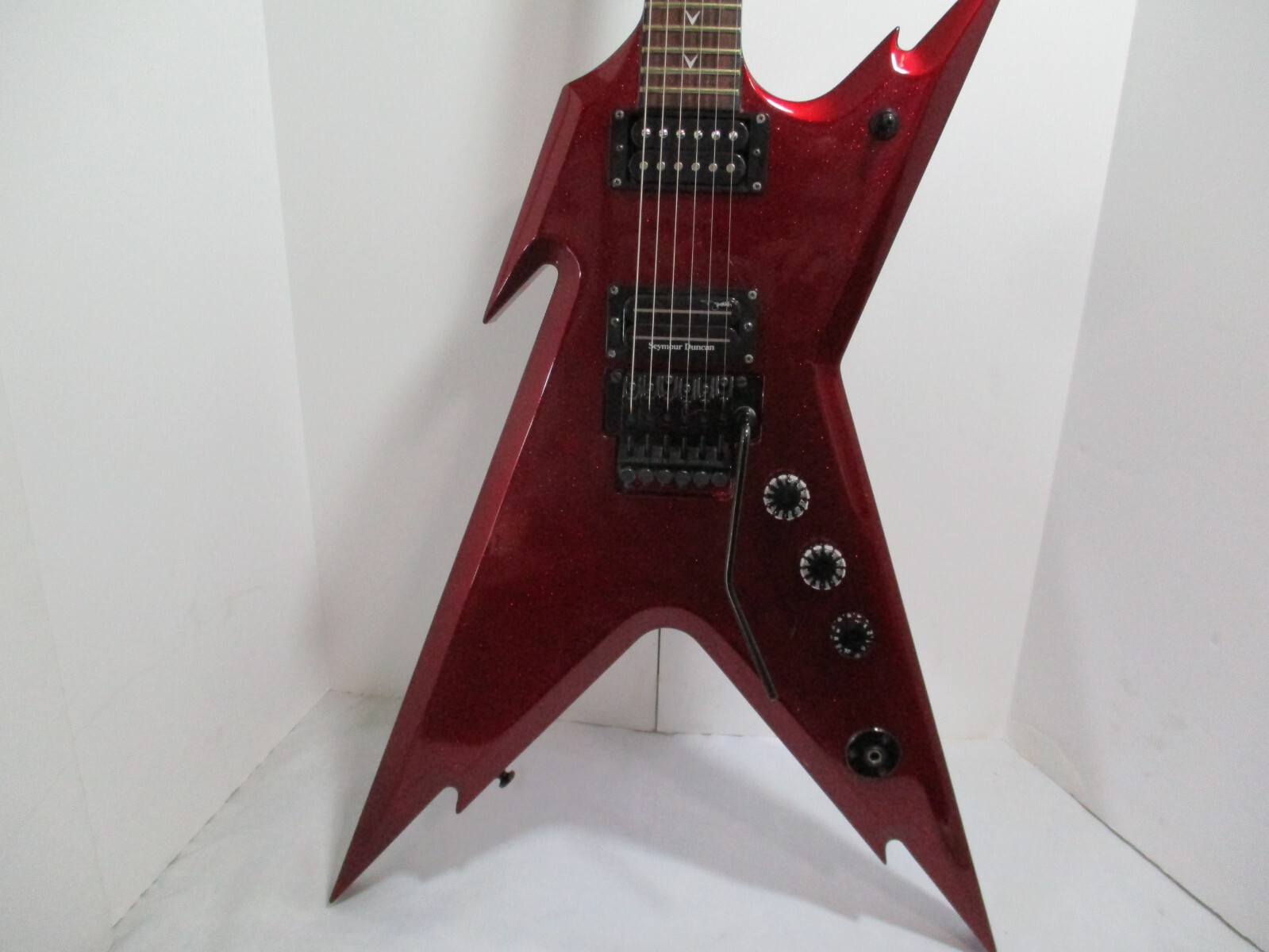 Dean RZR Razorback guitar candy apple red
