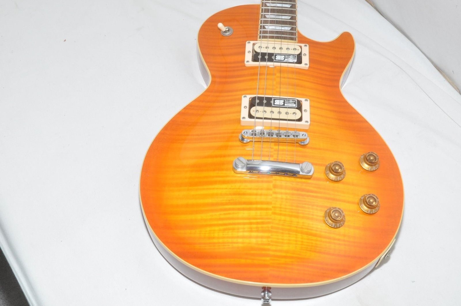 EDWARDS Limited MODEL Electric guitar Ref No 7554