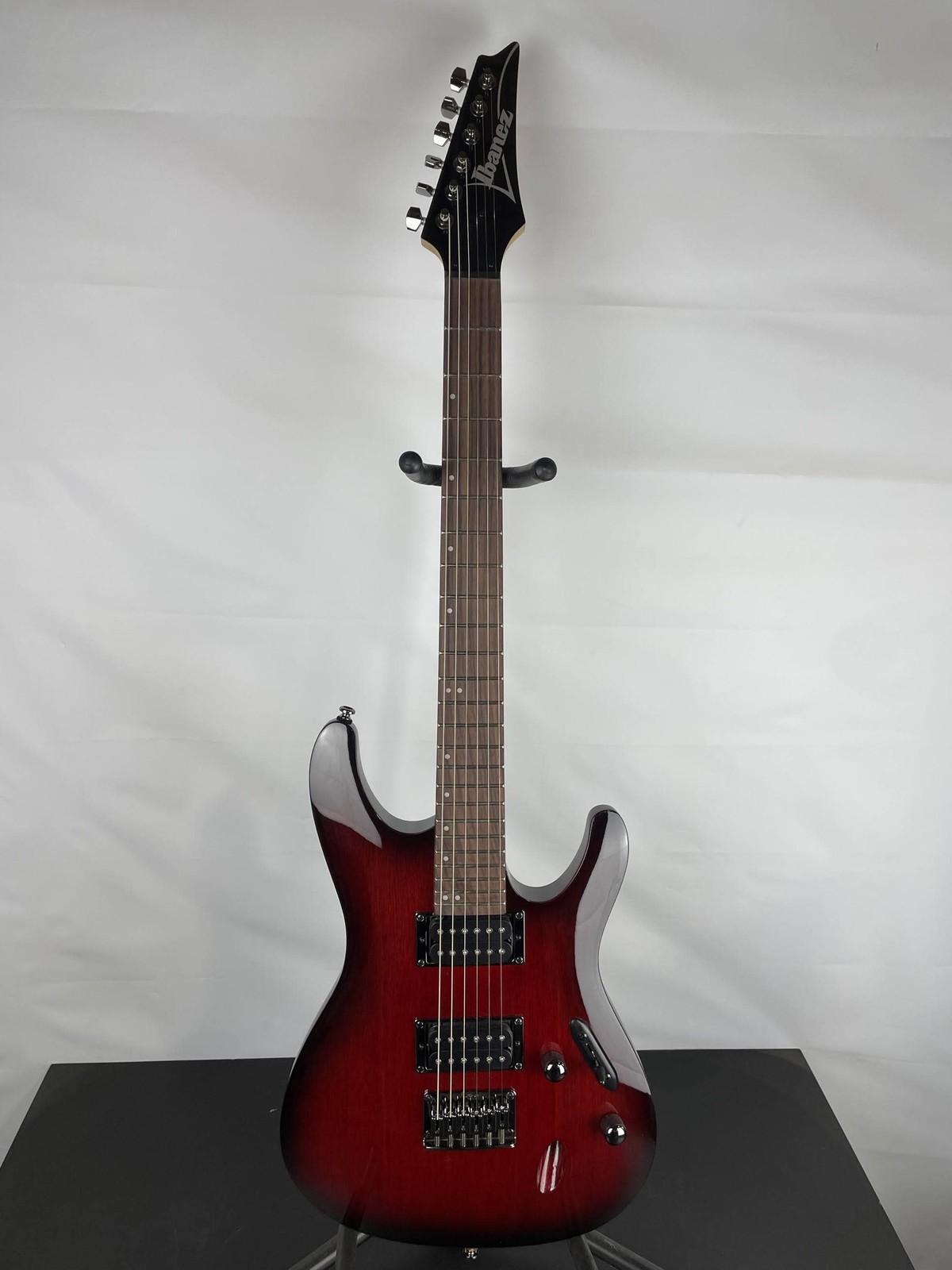 Excellent Ibanez S521 Standard Electric Guitar, Jatoba Fingerboard, Blackberry S