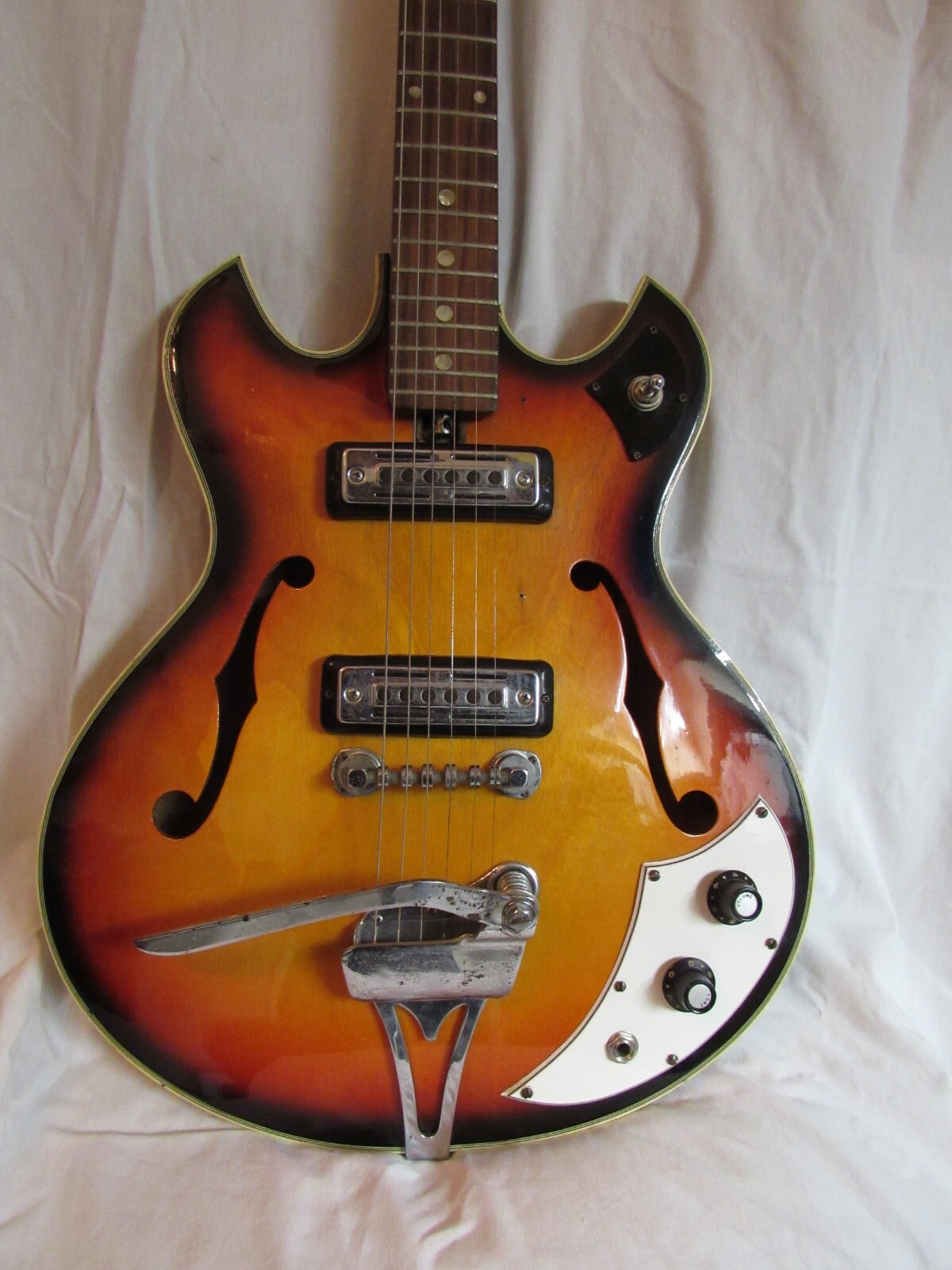 1964-1968 Teisco EP 2T Del Rey Electric Guitar “Dark Sunburst”