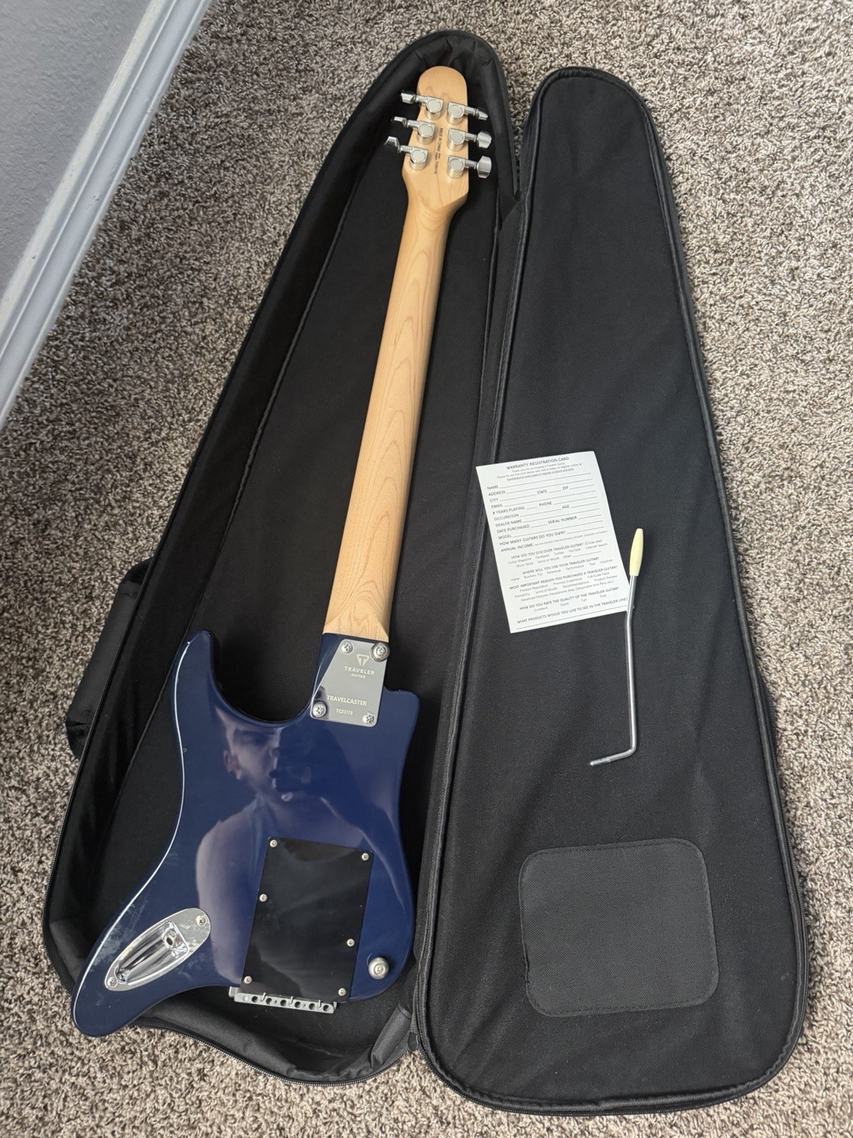 Traveler Guitar Travelcaster Deluxe Navy Blue (with minor defects)