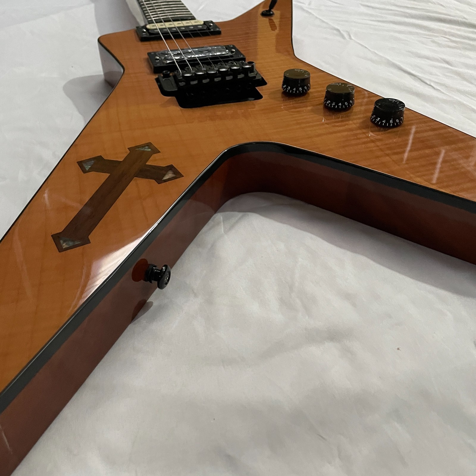 Custom Cross Dime Electric Guitar HH 6 String Send From China Hot Sale