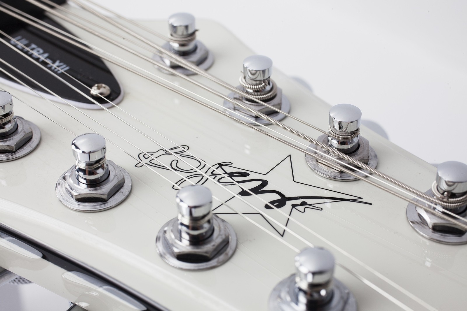 Schecter Robert Smith UltraCure XII guitar in Vintage White