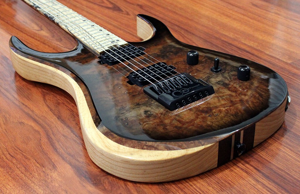 Halo Merus 6 String Guitar Claro Walnut Burl Evertune Bridge BKP Juggernaut