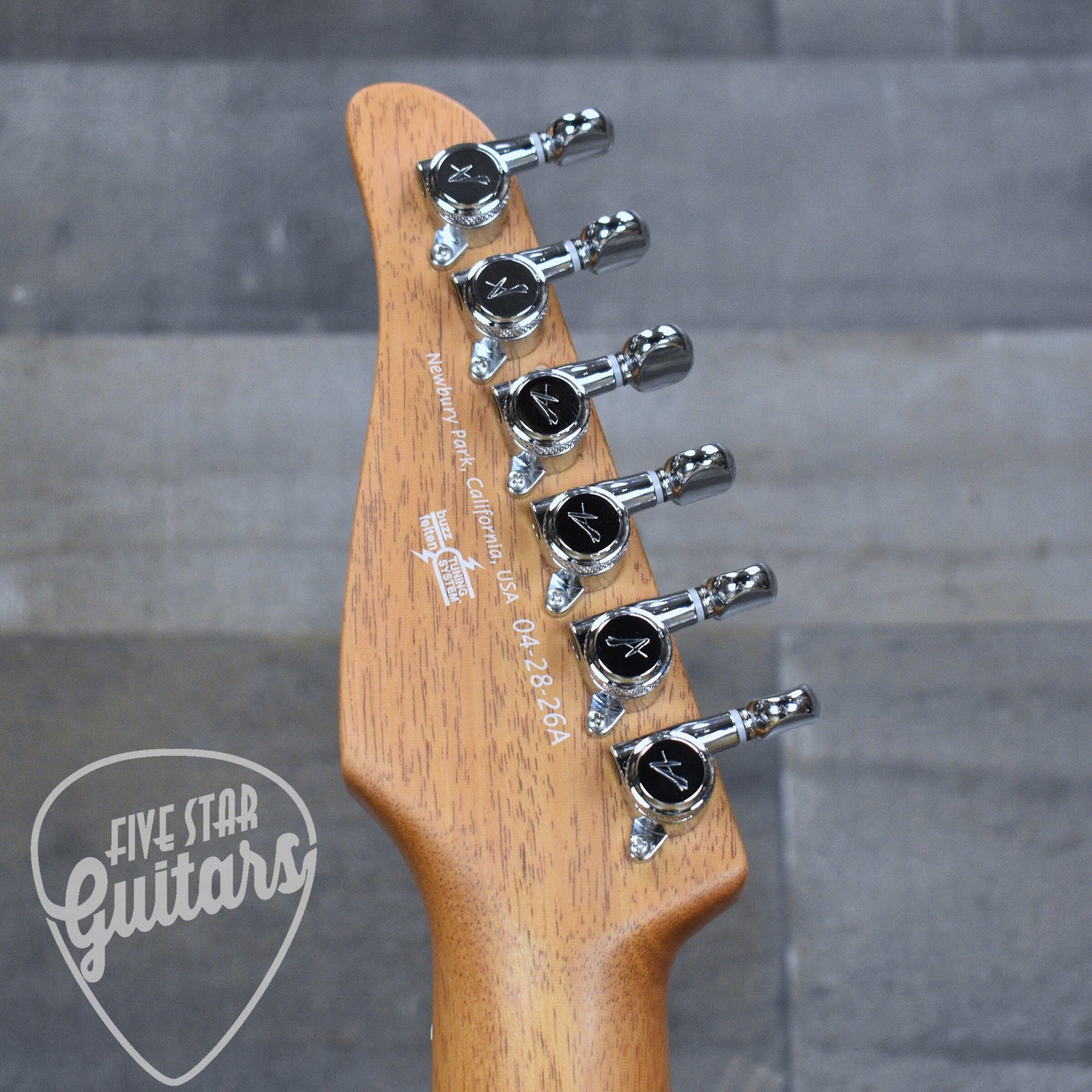 Tom Anderson Cobra – Natural Black to Honey Burst with Gigbag