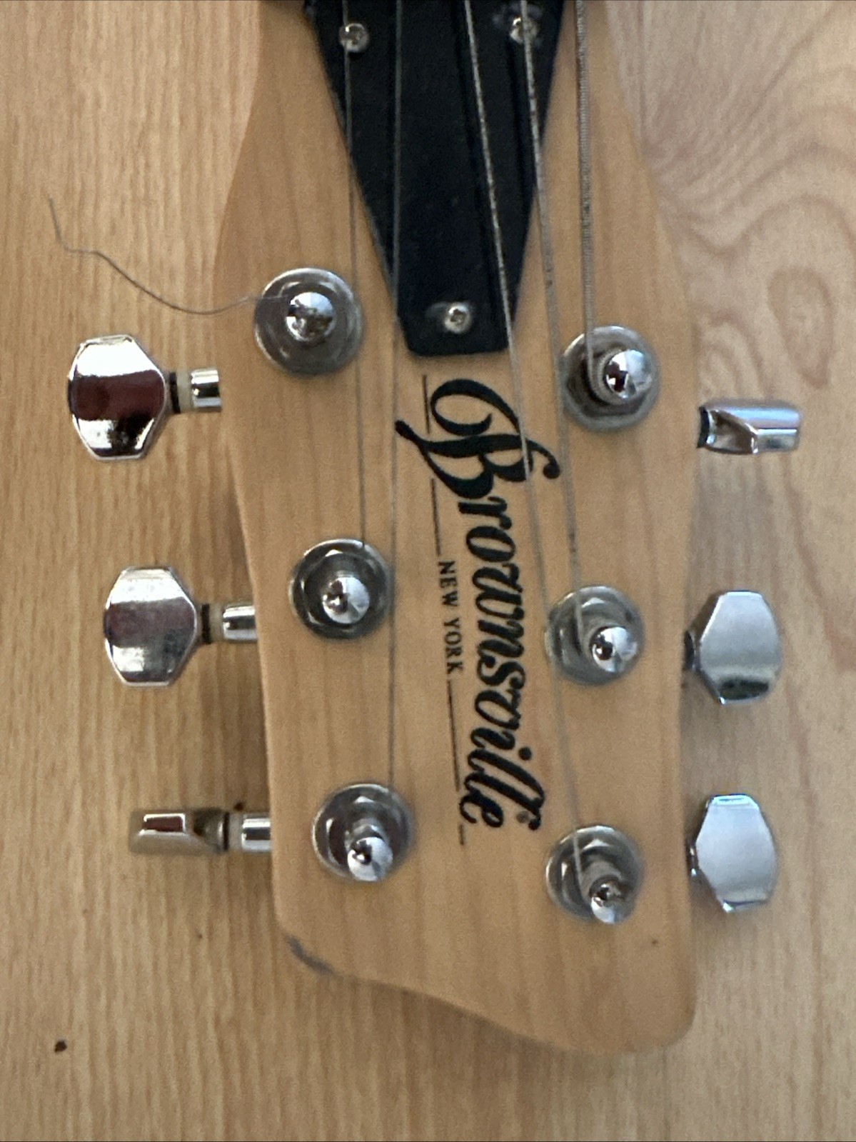 Brownsville New York Mini Travel Guitar Stylish Functional Electric Guitar