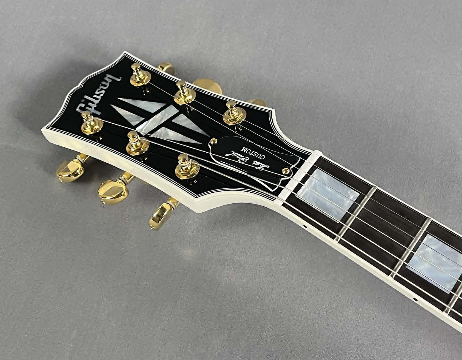 Gibson Custom Les Paul Custom Electric Guitar – Alpine White ~ Mint!