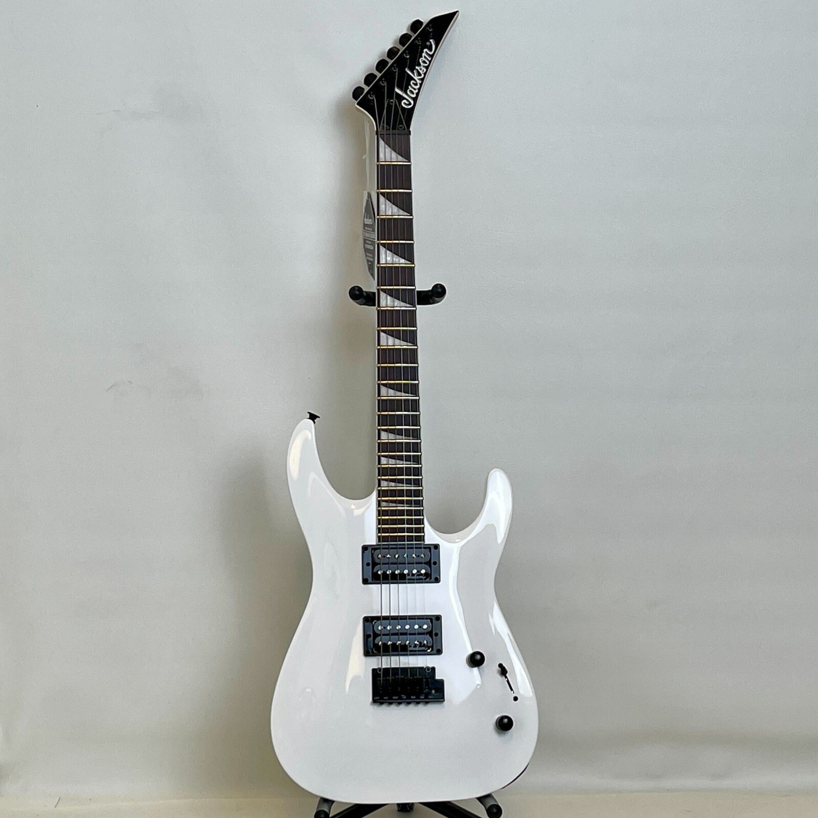 Jackson Dinky Arch Top JS22 DKA Snow White Electric Guitar