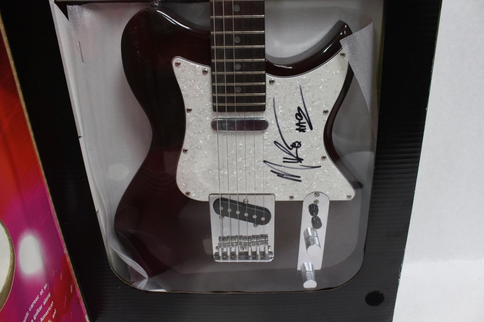 Lyon All-American Rejects Mike Kennerty Electric Guitar Pack – Signed