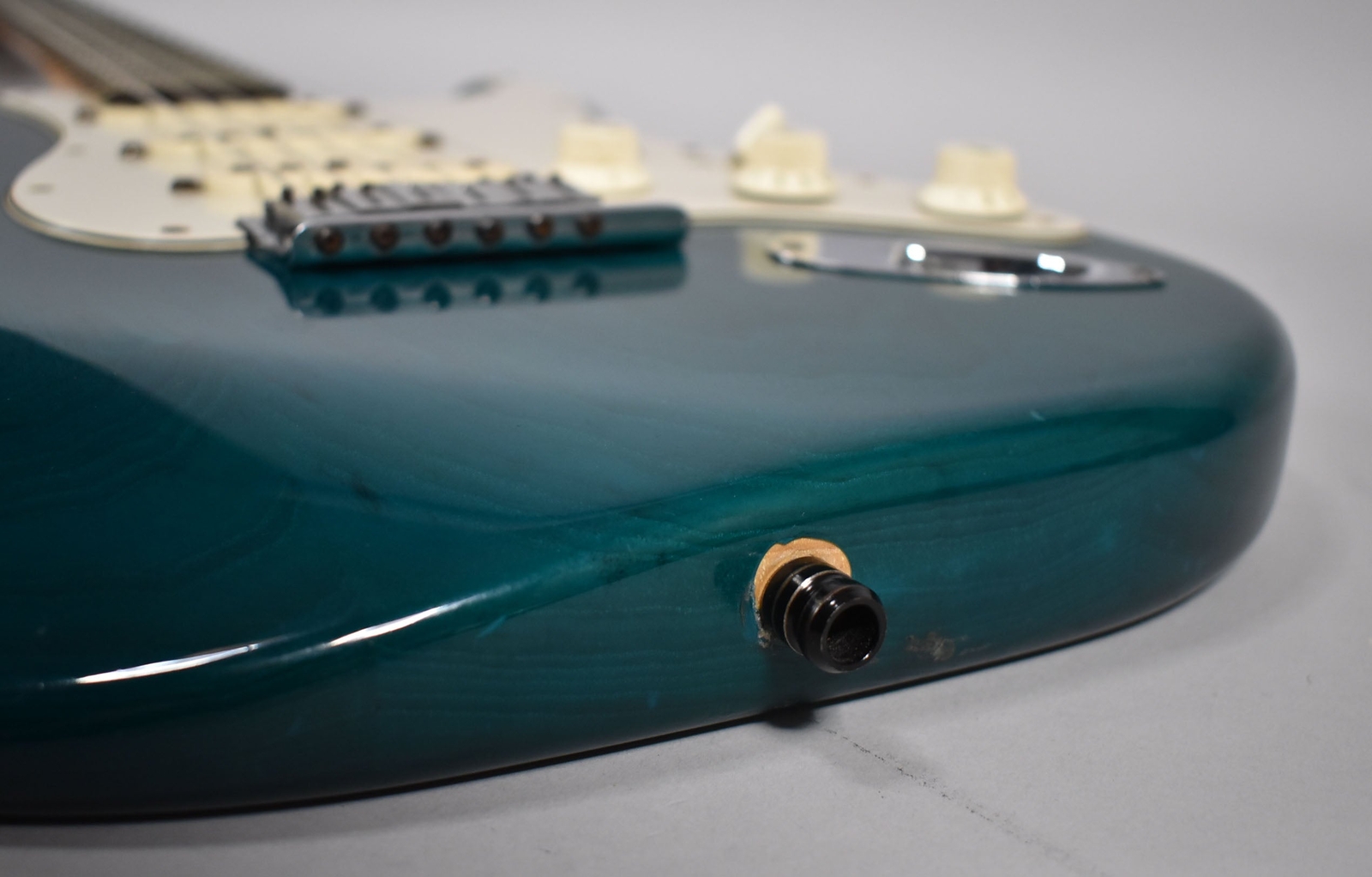 1998 Fender American Deluxe Stratocaster Transparent Teal w/HSC