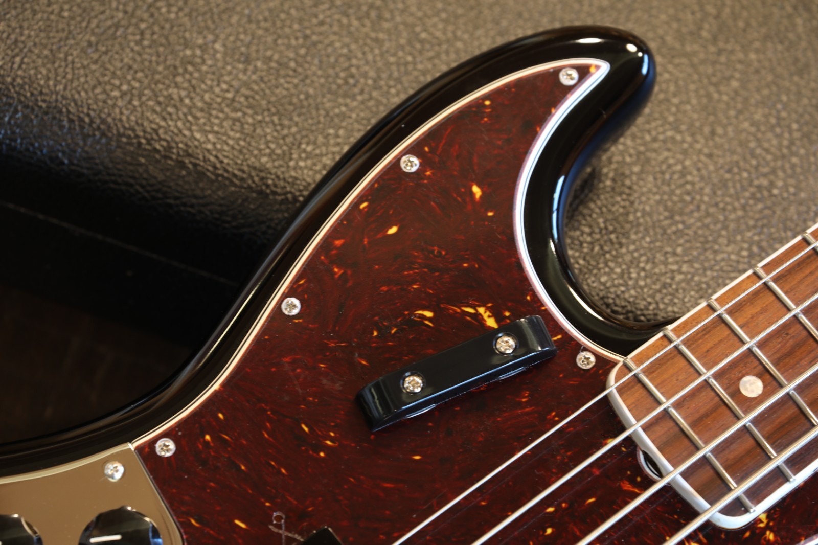 Lefty! 2022 Fender American Vintage II Precision Bass Sunburst + COA OHSC