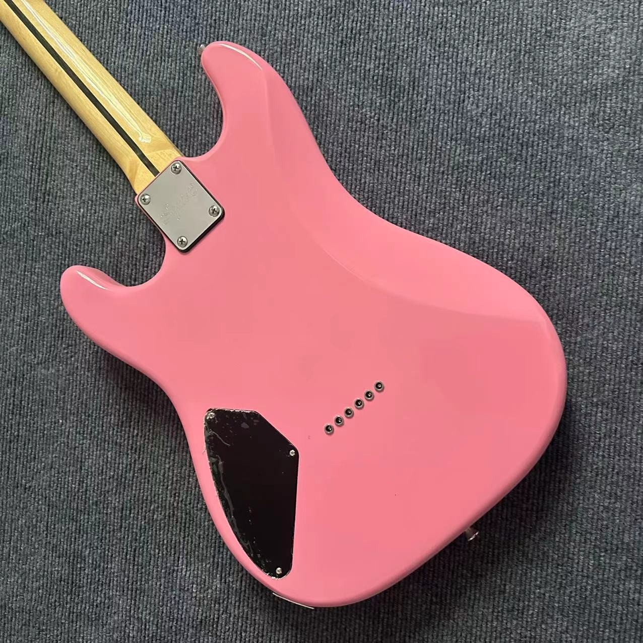 Electric guitar kitten, maple fingerboard