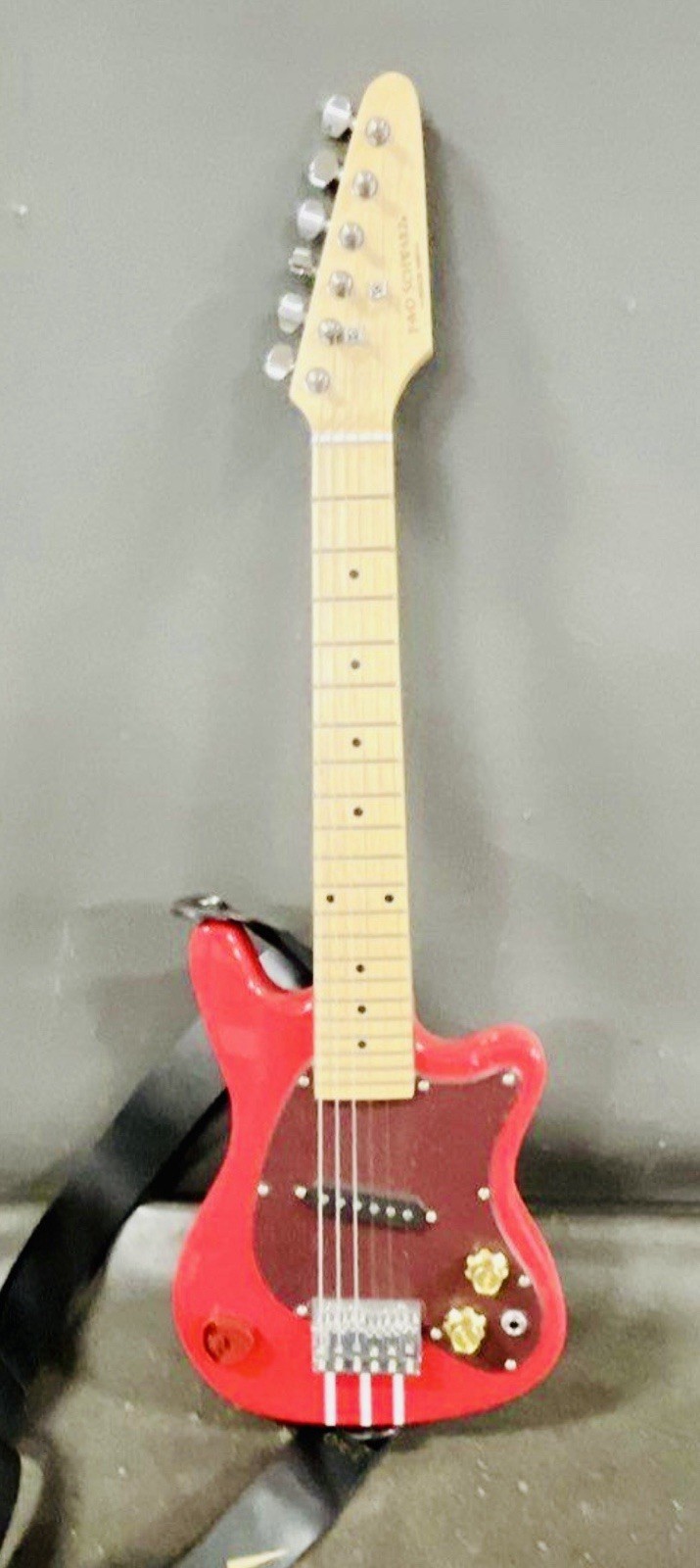 FAO Schwarz Stage Stars Kids Mini Electric Guitar Red 3/4 Beginner Guitar