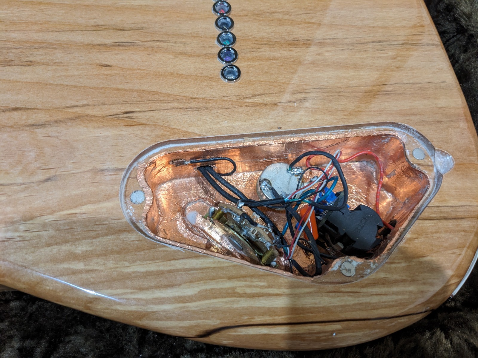 Nicholas Guitars Custom Strat – Seymour Duncan ’78 Humbuckers – Roasted Maple