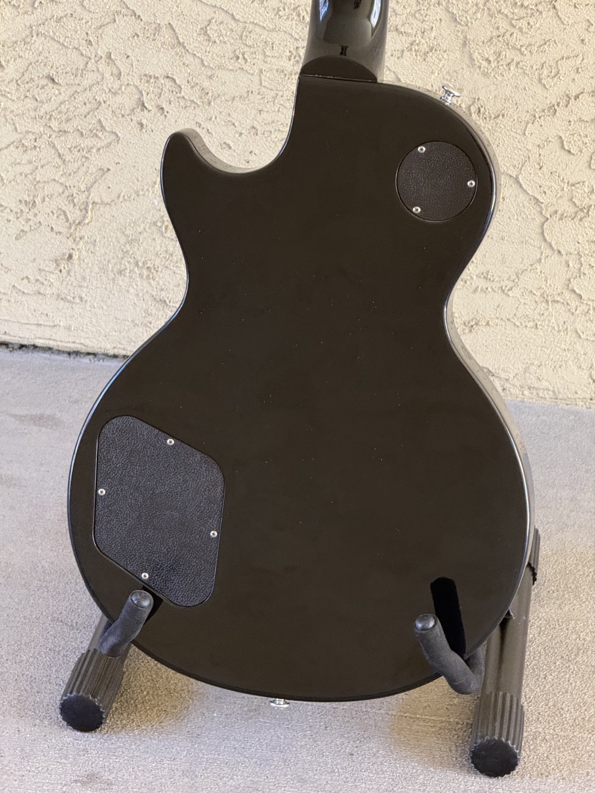 Gibson Les Paul Studio Ebony Black w/ OHSC Push Pull Pots