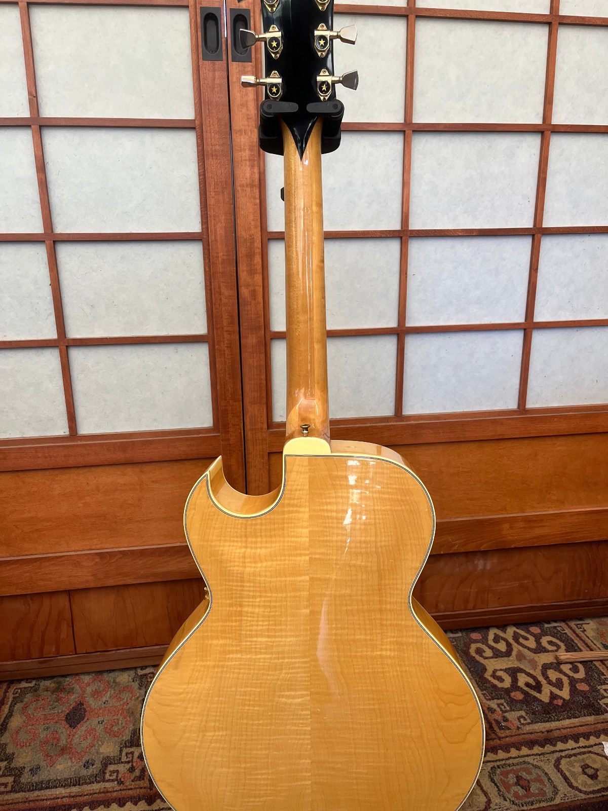 Archtop Hollowbody guitar L4C / ES-175 style ’77 Ibanez 2455 Lawsuit era