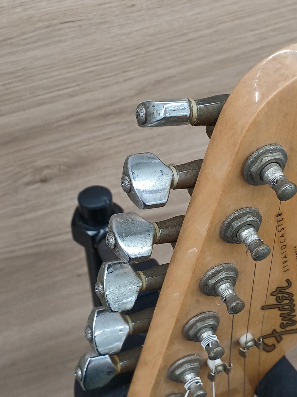 FENDER JAPAN STS-550 electric guitar