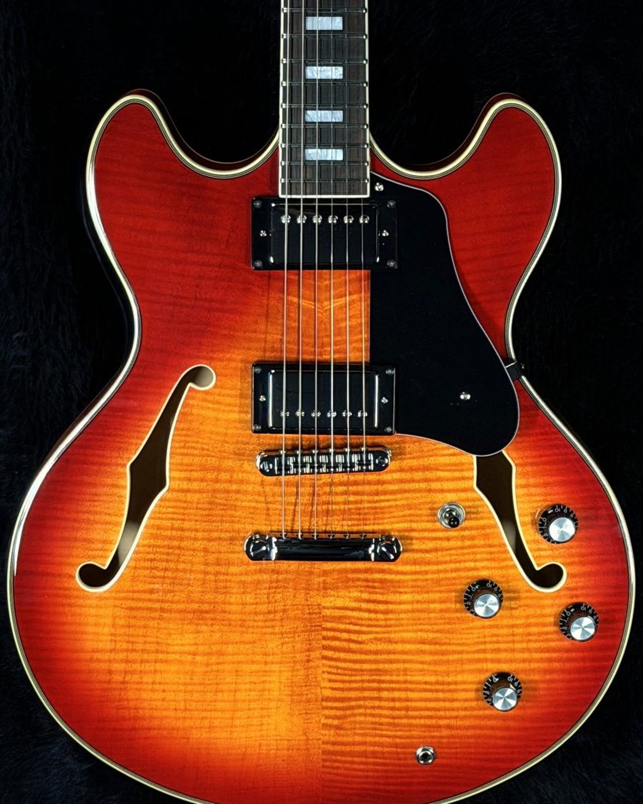 Sire Larry Carlton H7-Cherry Sunburst- Used 2025 Ebony fingerboard w/Gig case