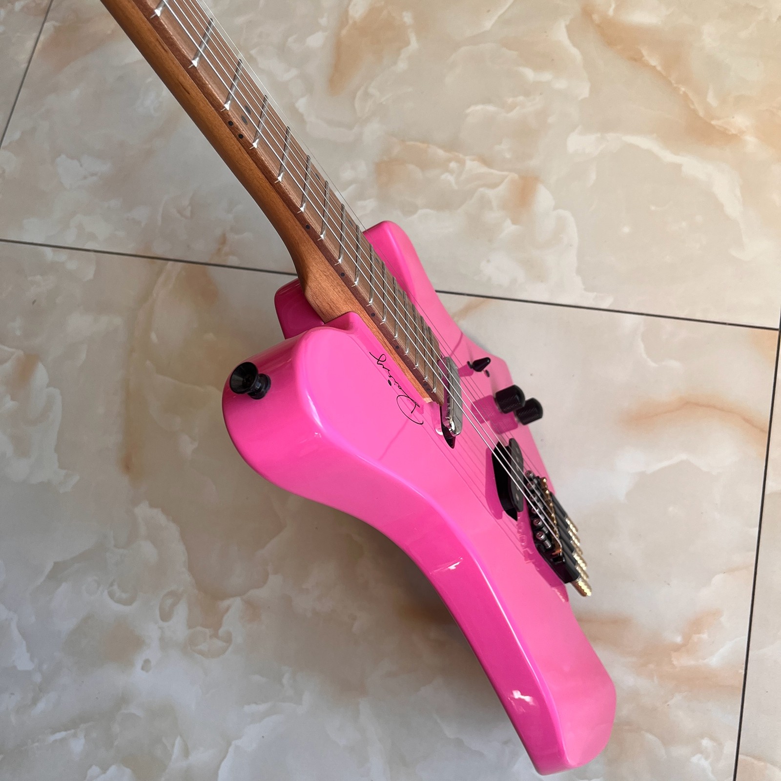 6 Strings Custom Headless Electric Guitar Ash Wood Stainless Steel Fret