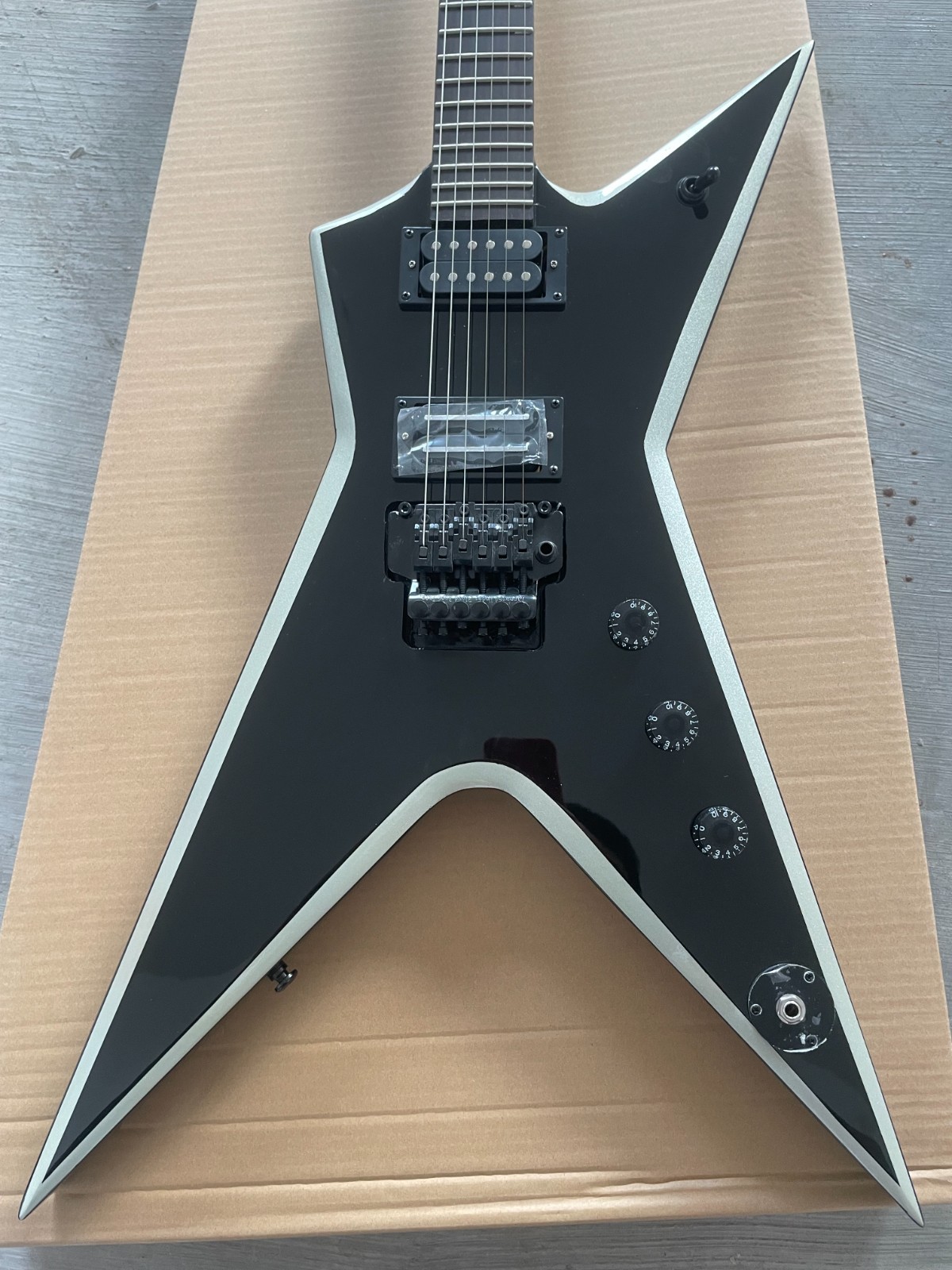 Dimebag Darrell Stealth Electric Guitar BlackWithSilver Bevels Floydrosevibratro