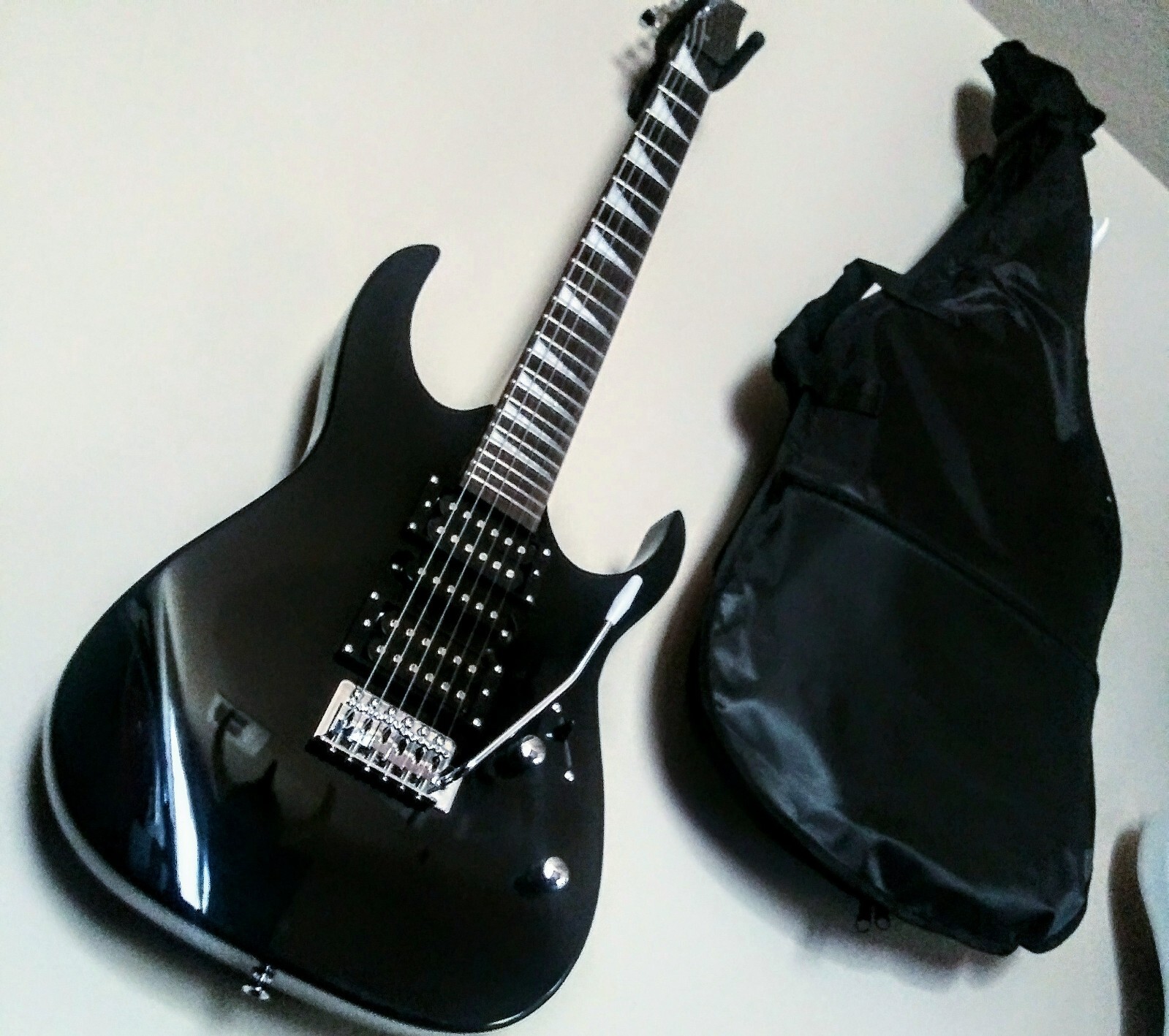 🎄HOLIDAY SALE!🎄I Style Electric Guitar +Soft Case/Gig Bag +Strap +Cable!