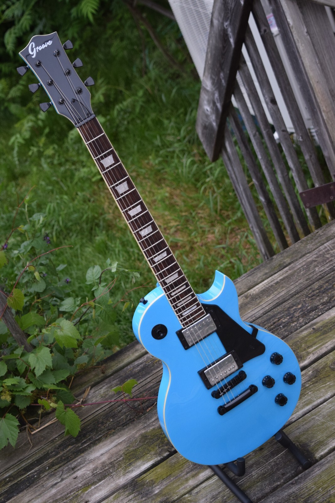 Electric Guitar Mahogany Body Maple Top Metallic Blue (Groove Canadian Brand)