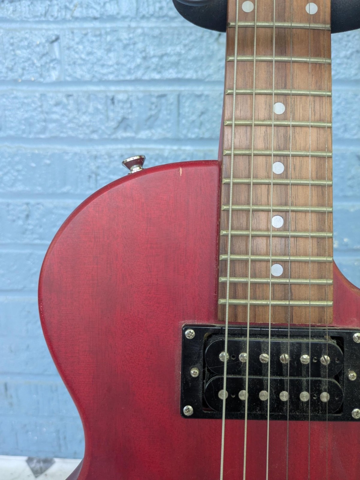 Epiphone Les Paul Special (Cherry Worn Finish), with bag & stand, good condition