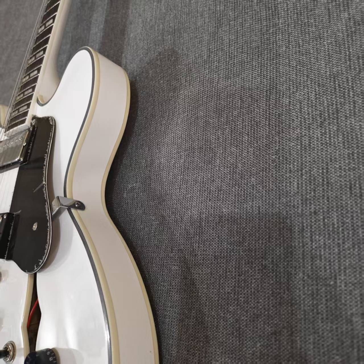 Custom 335 Alpine White Semi-hollow Electric Guitar Fixed Bridge 22Frets Ship US