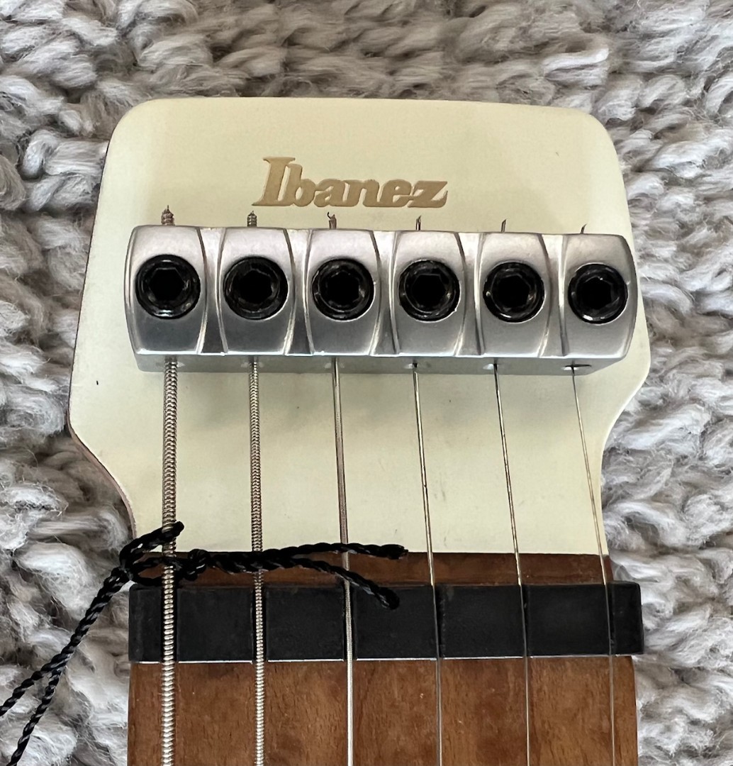 Ibanez ICHI10VWM Ichika Signature Headless Electric Guitar, Vintage White Matte