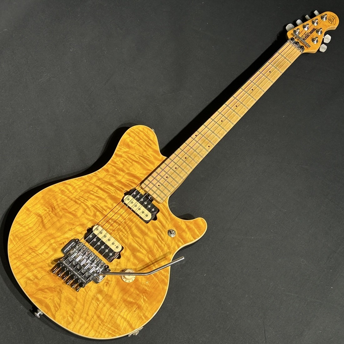 Music Man EVH Signature QMT Gold Translucent Electric Guitar, 3.4kg, Used