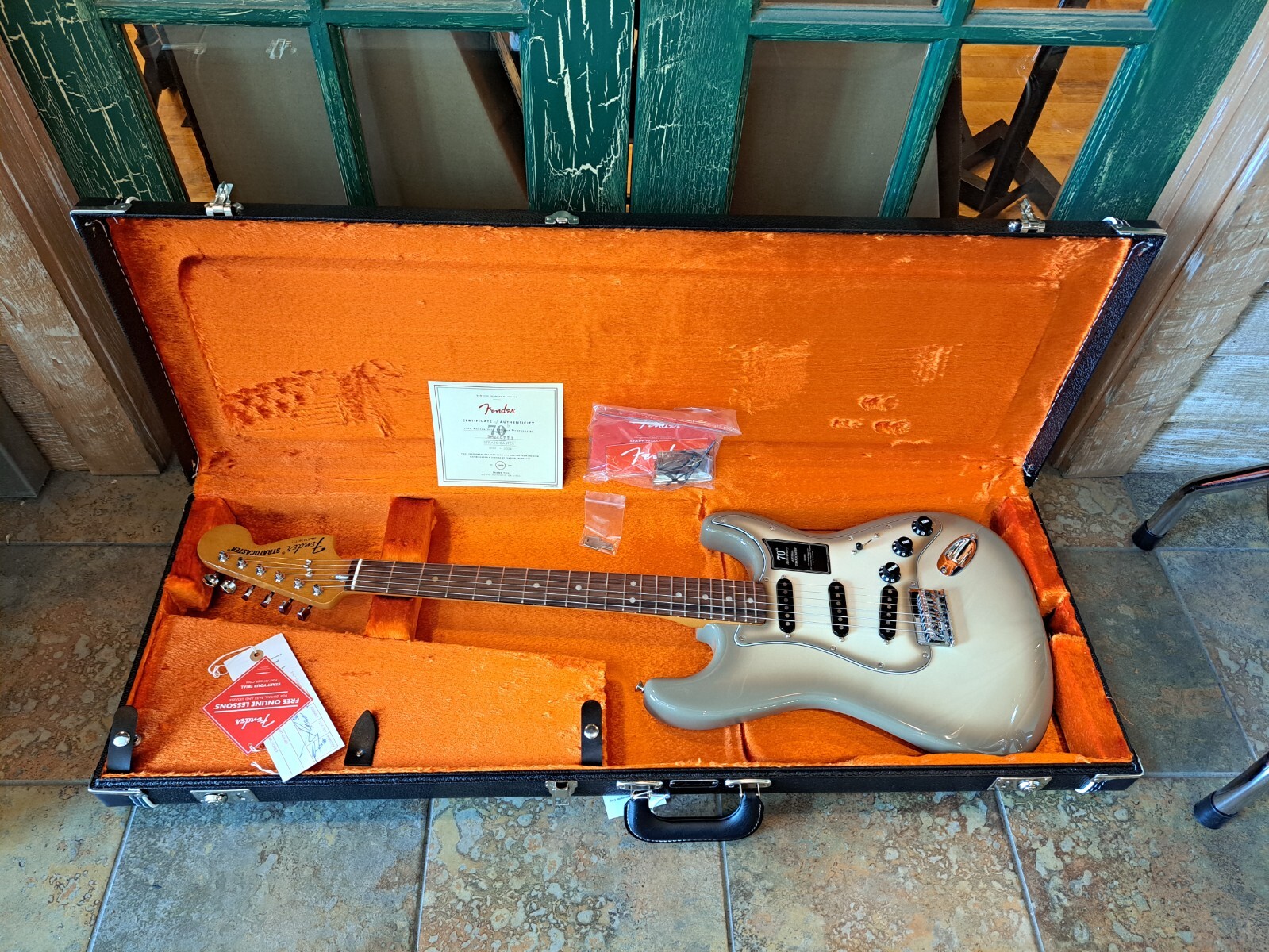 2024 Fender 70th Anniversary Vintera II Antigua Stratocaster w/ Fender Case
