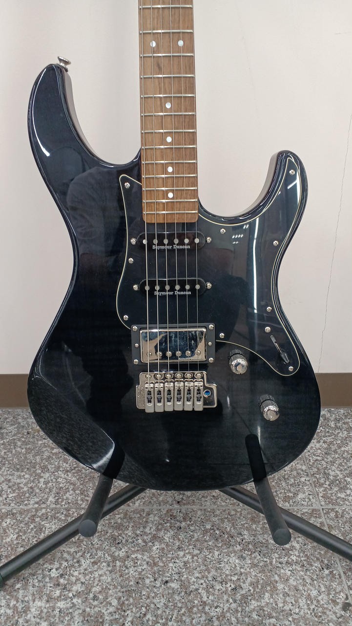 YAMAHA PAC612VIIFM Electric Guitar-04
