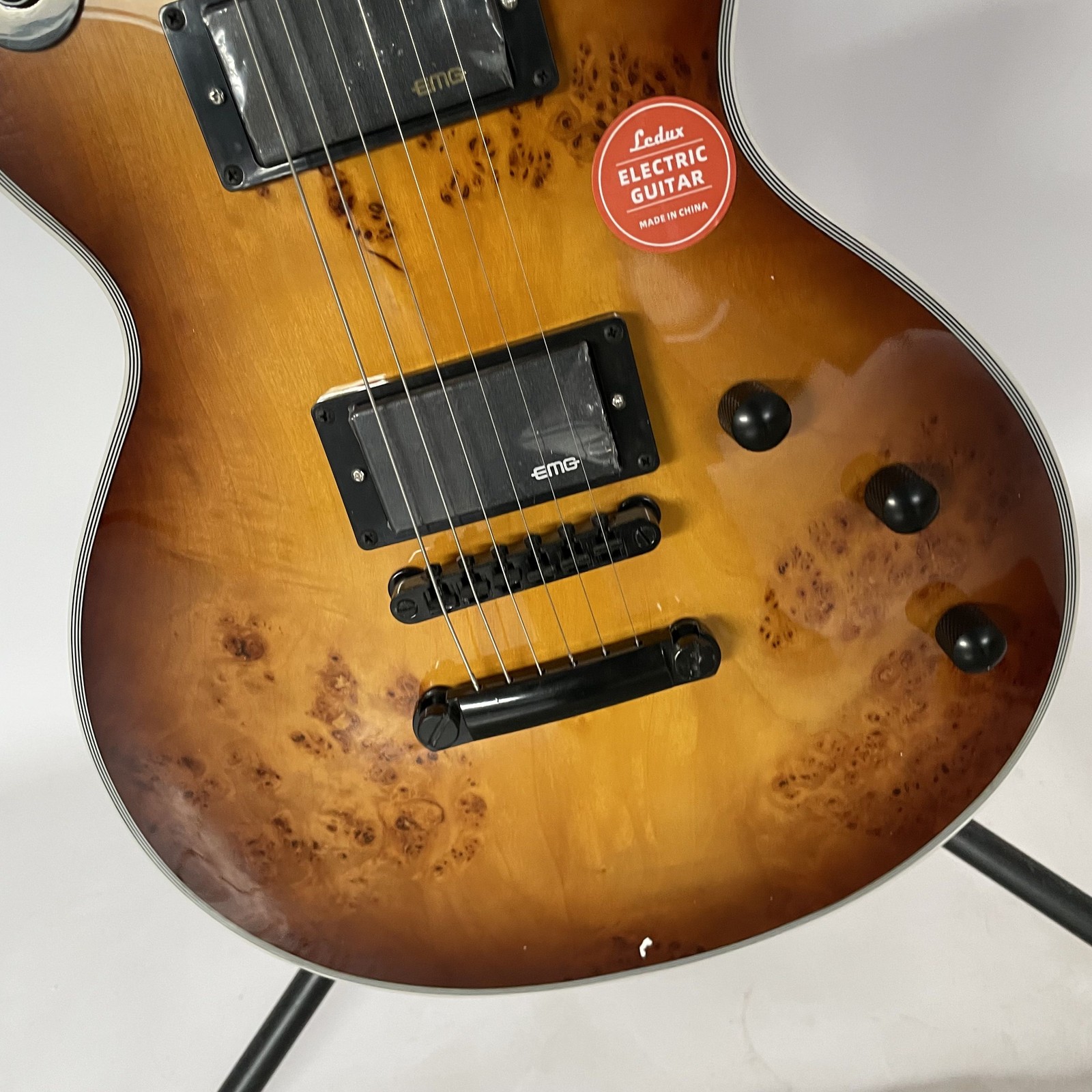 Hot sale Electric Guitar Solid Body active pickups HH pickups burl top bone nut