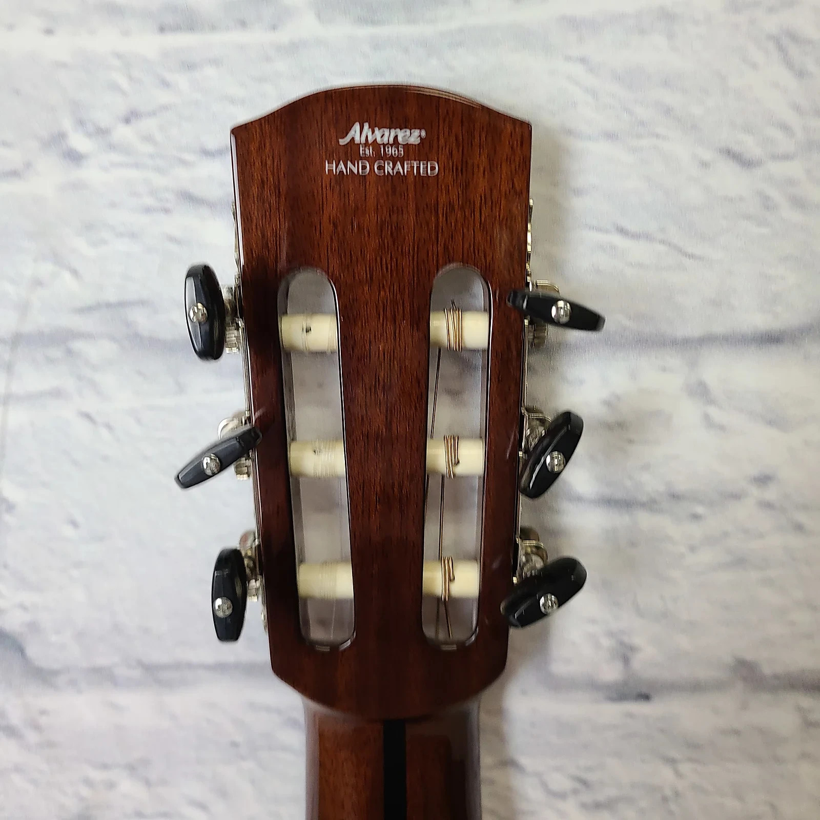 Alvarez CC7CE Cadiz Classical Guitar & Hardshell case