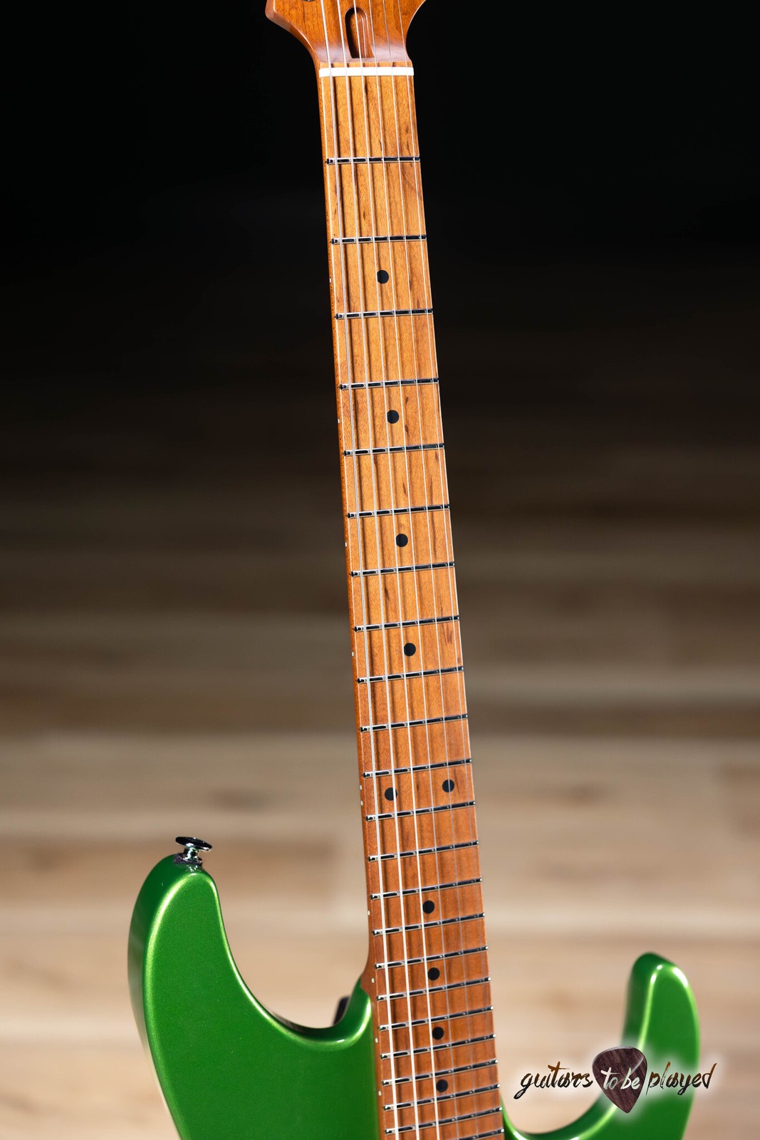 Ibanez AZ2402 Prestige HH Roasted Maple Neck w/ Case – Apple Green Metallic
