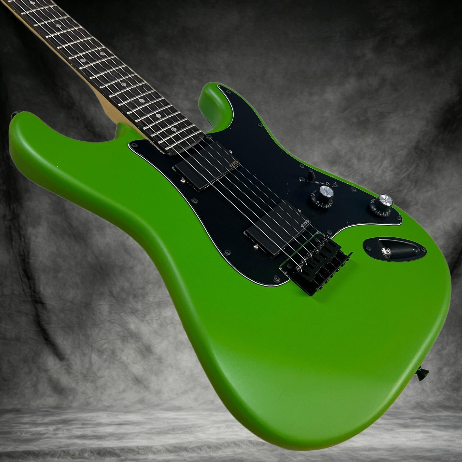 ST Electric Guitar Matte Green Color Black Hardware Mahogany Body Active Pickups