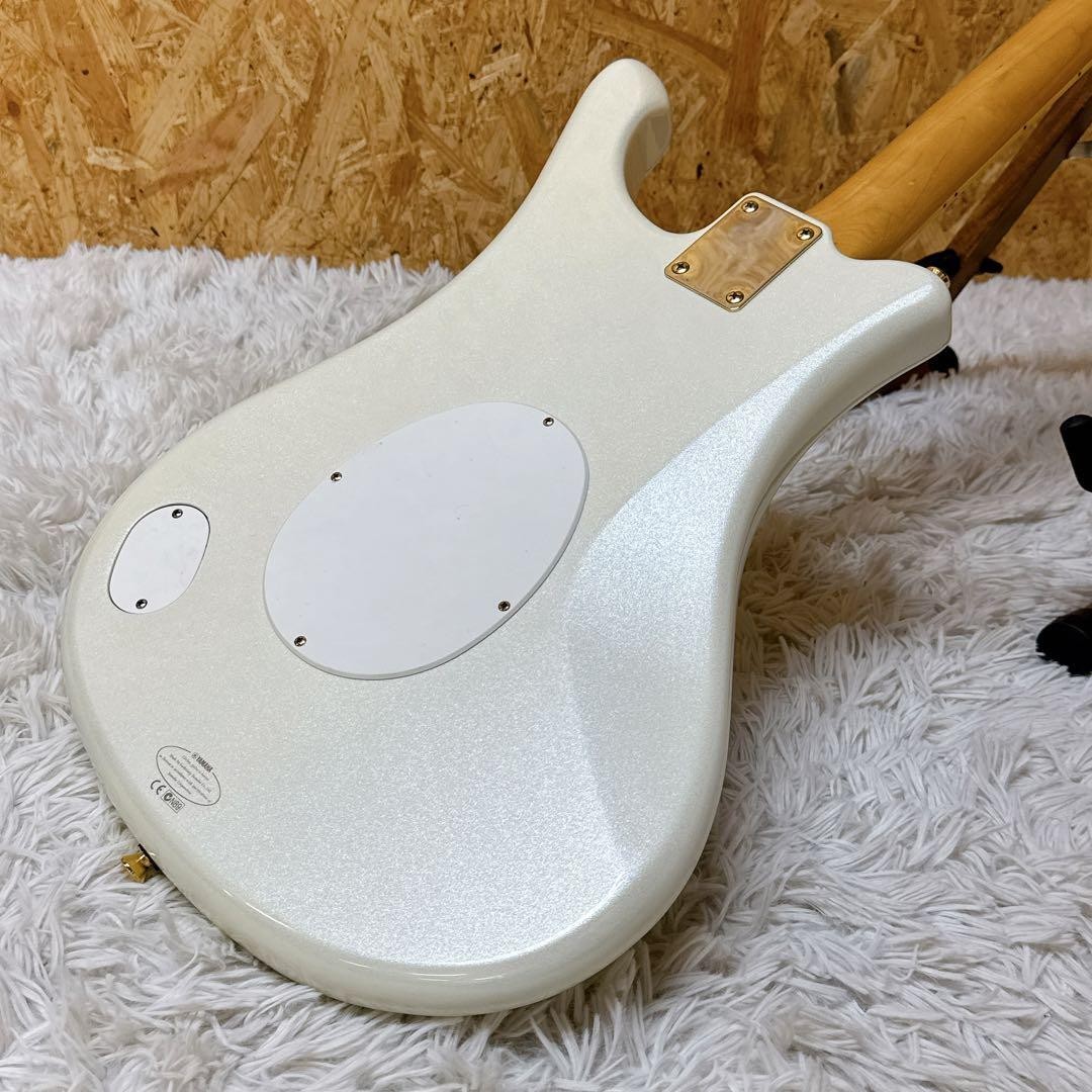 YAMAHA SGV 1200 Pearl Snow White Electric Guitar White