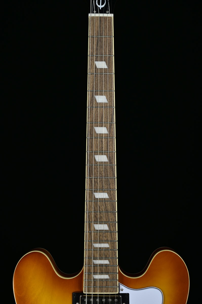 Epiphone Riviera Royal Tan electric guitar semi-acoustic sunburst with gig bag