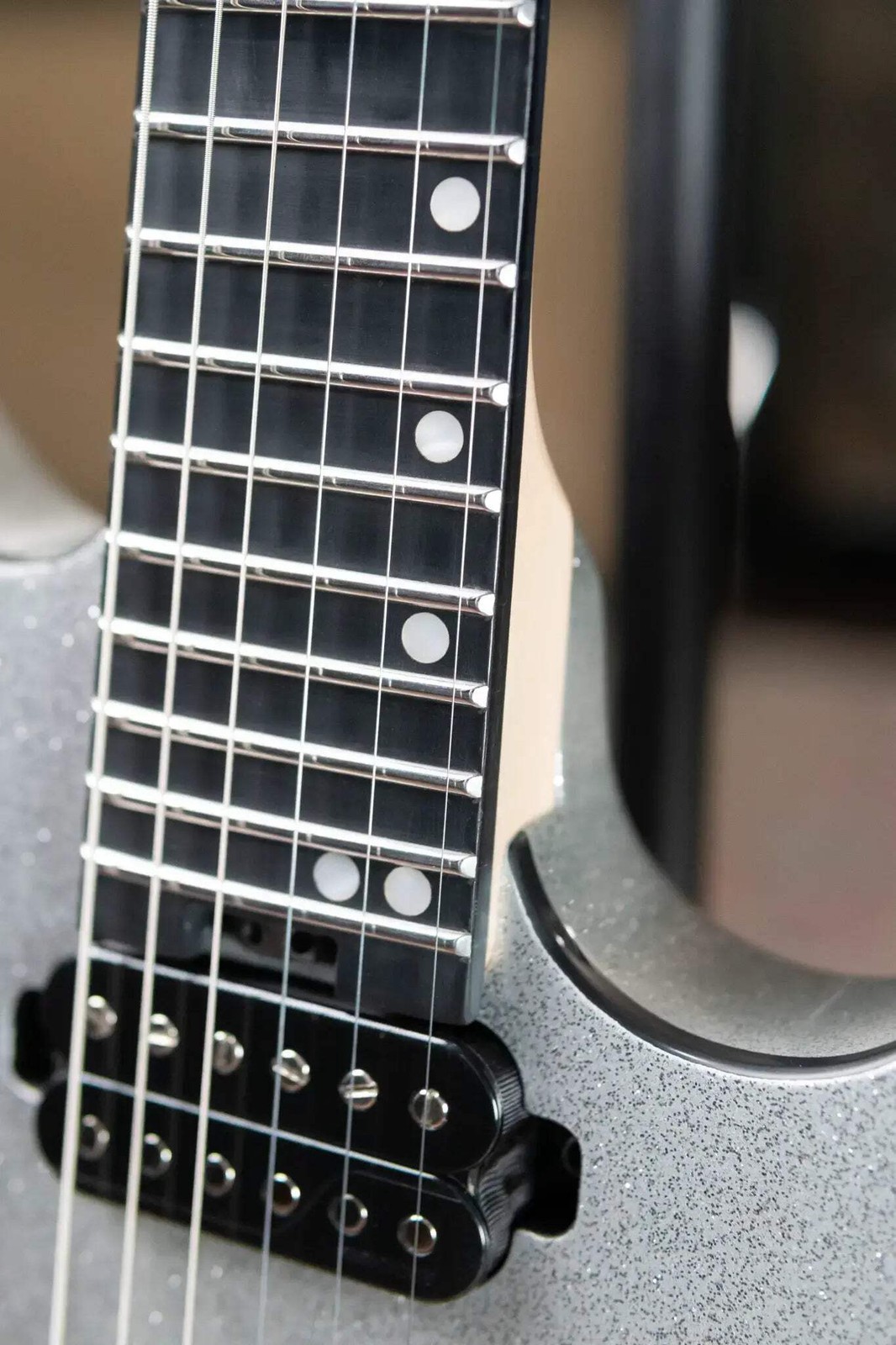 Legator YO6 Electric Guitar – Silver Sparkle with Gig Bag