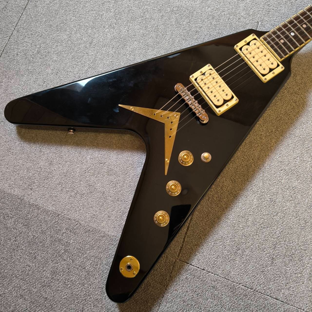 DEAN V Chicago Flame Series 79V Classic Black DiMarzio PU 3.46kg GigBag From JP